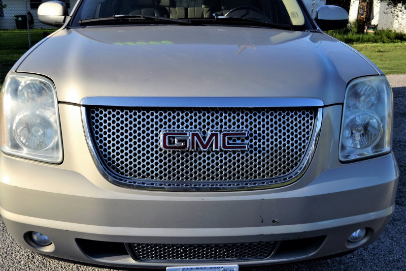 concession-moto-VARAGES-min_gmc-yukon-truck-grill-2828425